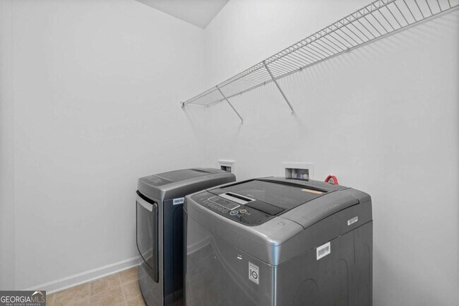 Building Photo - 4228 Laurel Creek Ct SE