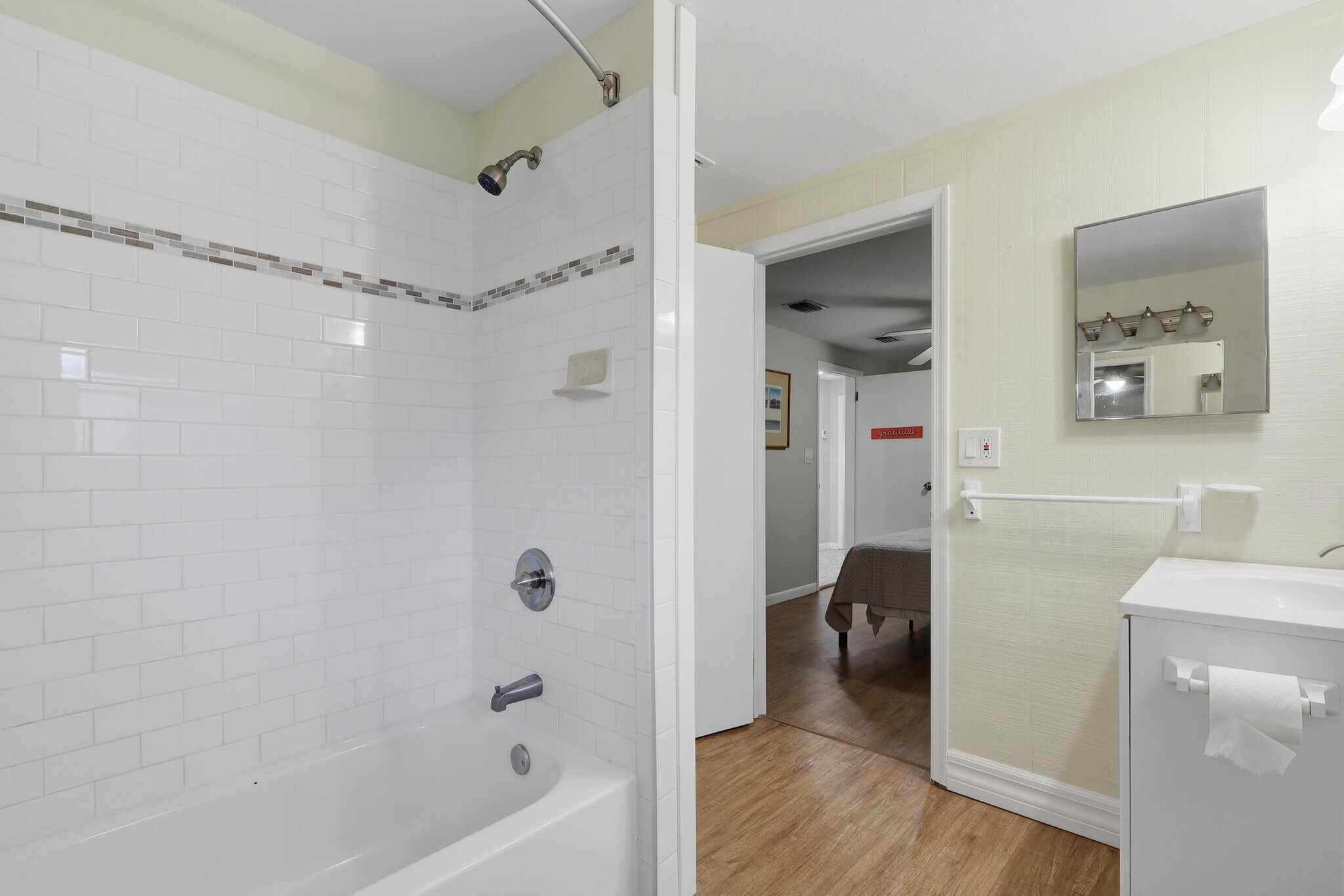 Building Photo - 587 Dixie Hwy