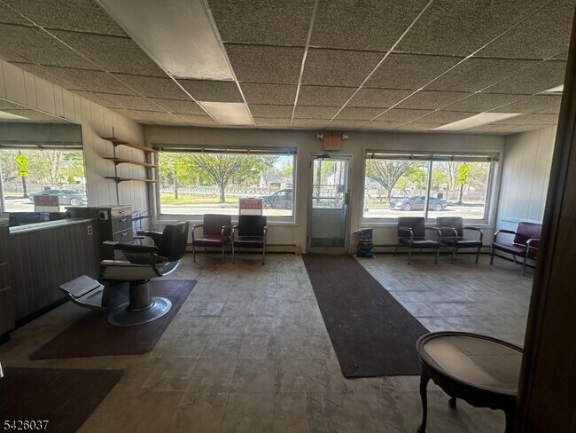 Building Photo - 120 Newark Pompton Turnpike