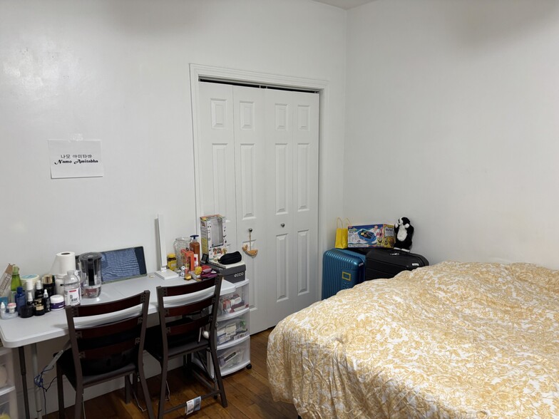 Building Photo - 128 Hemenway St