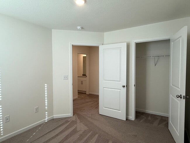 Building Photo - 3 Bedroom Condo Central Jonesborough