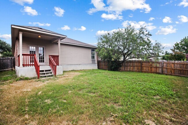 Building Photo - 3 Bedroom/2 Bath Alamo Ranch Subdivision