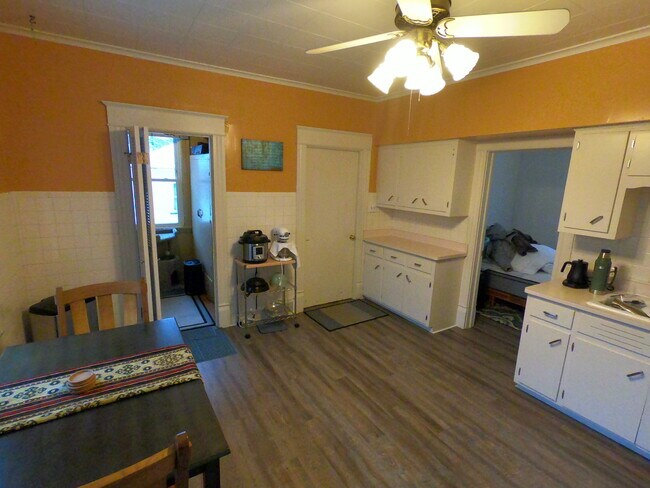 Building Photo - 2743 S Clement Ave