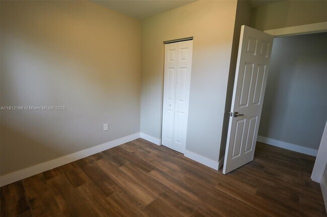 Building Photo - 19450 SW 125th Ave