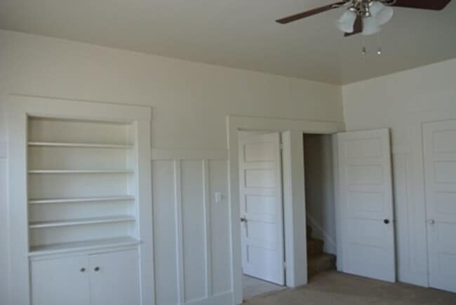 Building Photo - Charming Craftsman-Style 2BD/1BA Duplex – ...