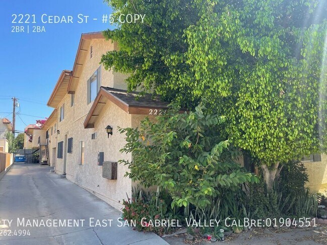 Primary Photo - 2221 Cedar St