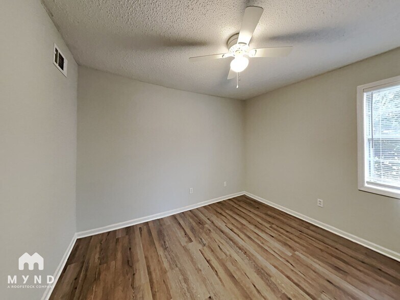 Building Photo - 2061 Coral Hills Dr