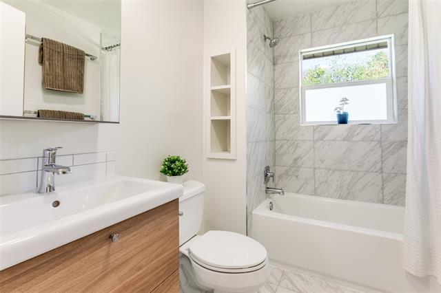 Building Photo - 424 Classen Dr