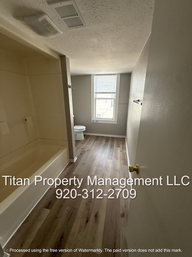 Building Photo - 757 Woodland Ave