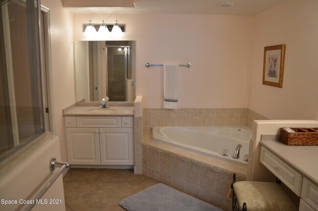 Building Photo - 2065 Jimmy Buffett Mem Hwy