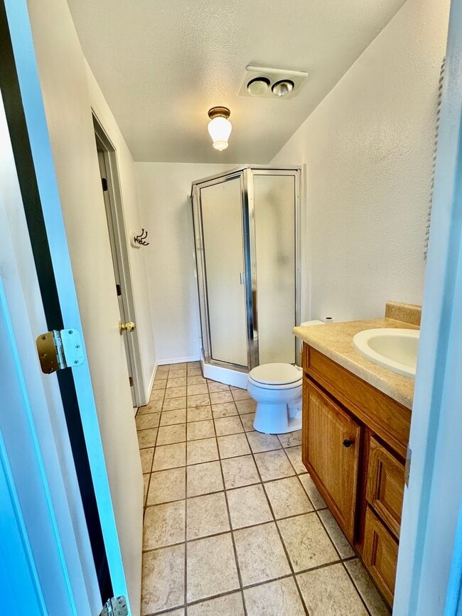Building Photo - 2 Bedroom Beach Front Condo in Ocean Park!