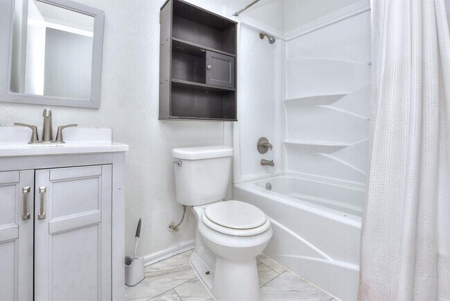 Building Photo - 3007 Crystal Cove