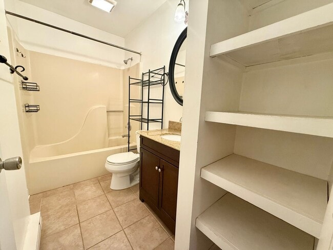 Building Photo - Charming 2-Bedroom Townhome in Conshohocken