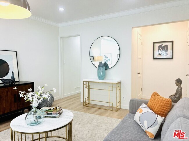 Building Photo - 1843 Normandie Ave