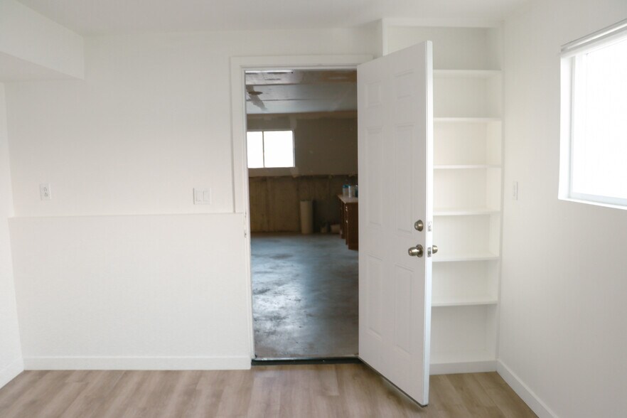 Building Photo - 1108 E 500 N