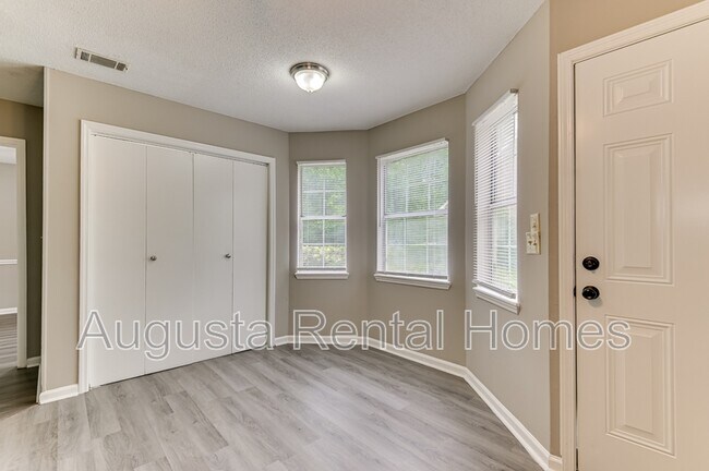 Building Photo - 2960 Glenn Hills Dr