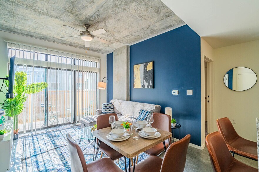 Building Photo - 333 E Roosevelt St