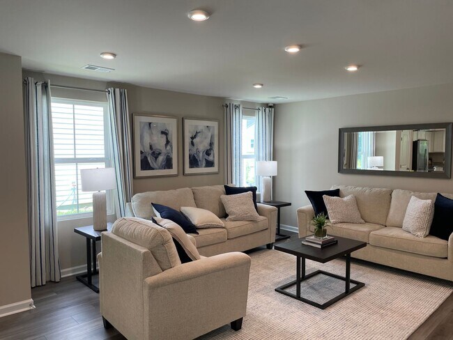 Building Photo - 3 Bedroom 2 Bathroom at Sharron Creek-Pet ...