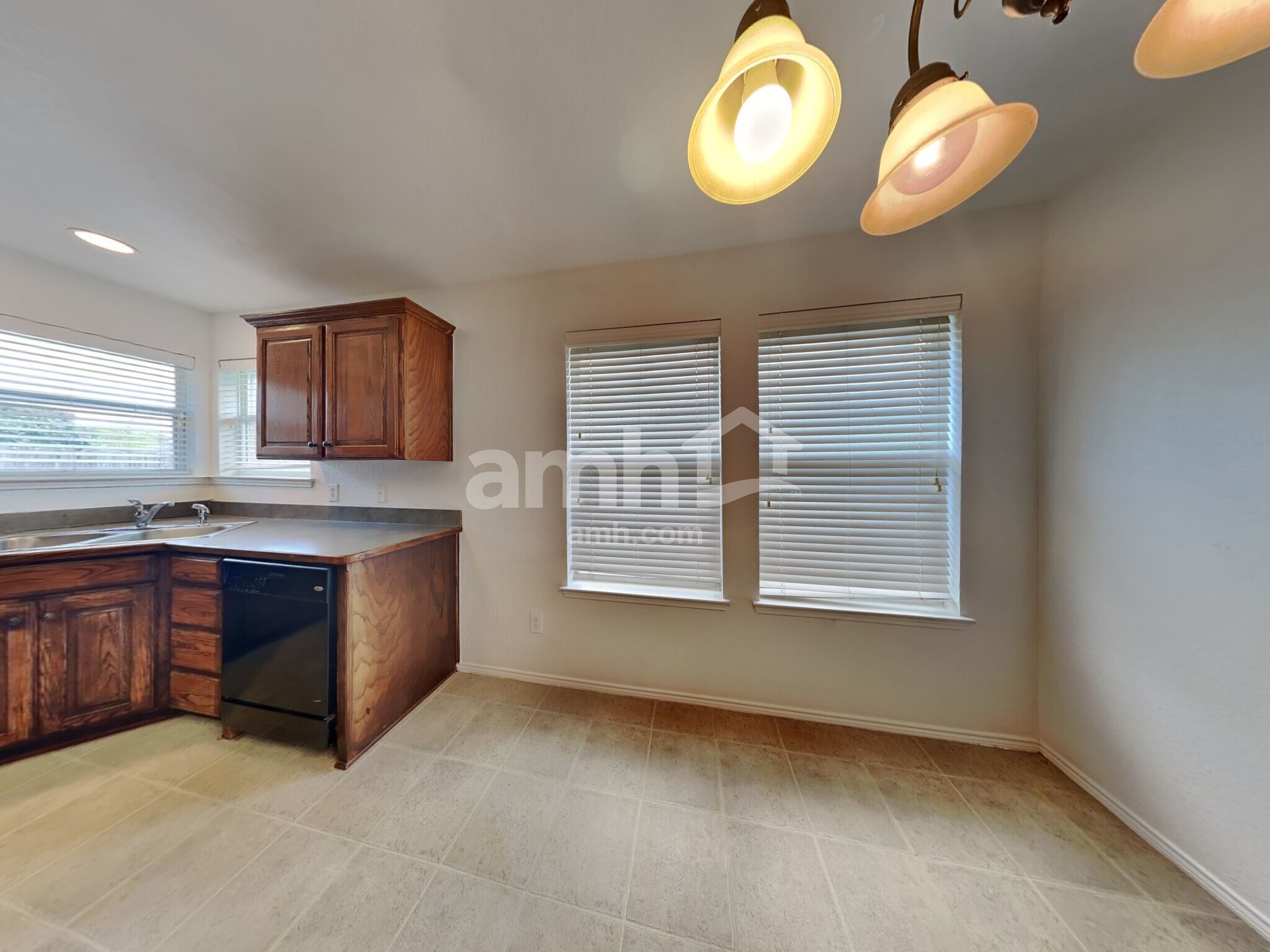 Building Photo - 733 Morgan Dr