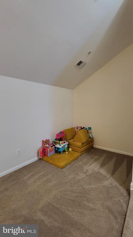 Building Photo - 124 Golden Ash Way