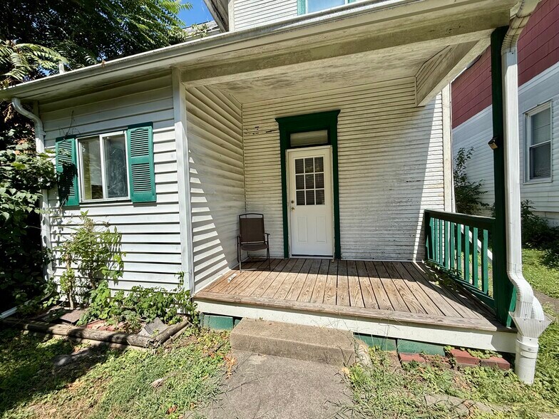 Porch off of bedroom - 1054 Vance Ave