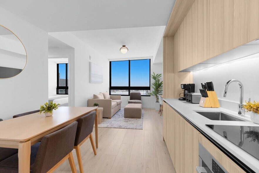 Building Photo - 225 N Miami Ave