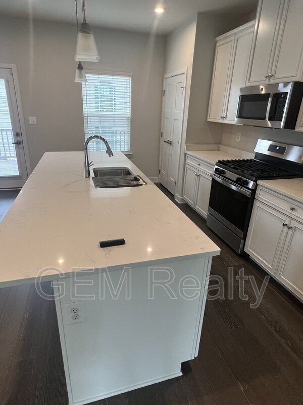 Building Photo - 1101 Rampart Dr