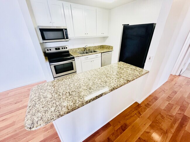 Building Photo - 607 S Prospect Ave