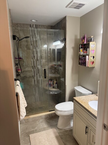 Building Photo - 4412B Aberdeen Dr