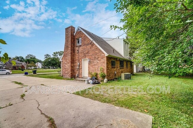 Building Photo - 1115 Secor Rd