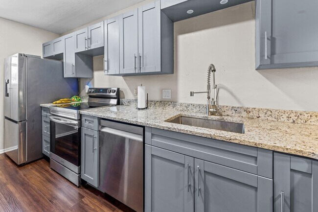 Building Photo - 1844 Nicklaus Dr