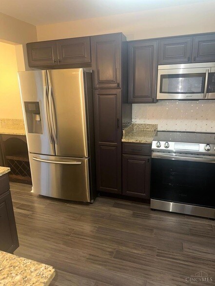 Building Photo - 9462 Hunters Creek Dr