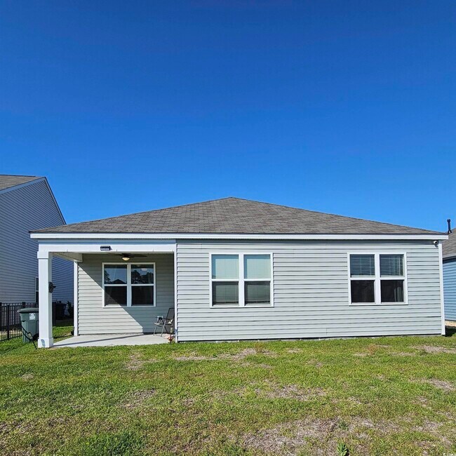 Building Photo - 3193 Bells Lk Cir