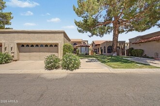 Building Photo - 4106 E Sunnyside Dr