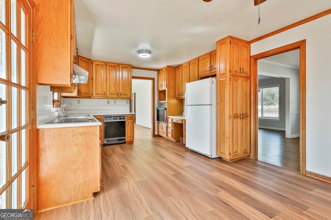 Building Photo - 334 Porter Rd