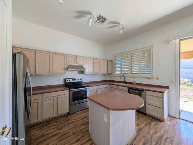 Building Photo - 5959 W Kimberly Way