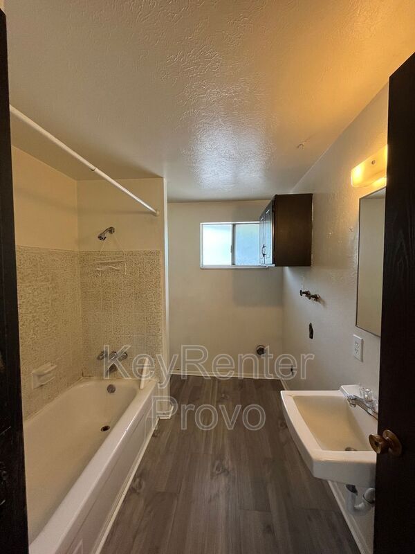 Building Photo - 465 E 535 S