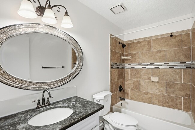 Building Photo - Ranch Style Home in Southside Savannah