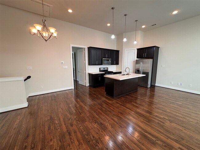 Building Photo - 54 N Hutcheson St