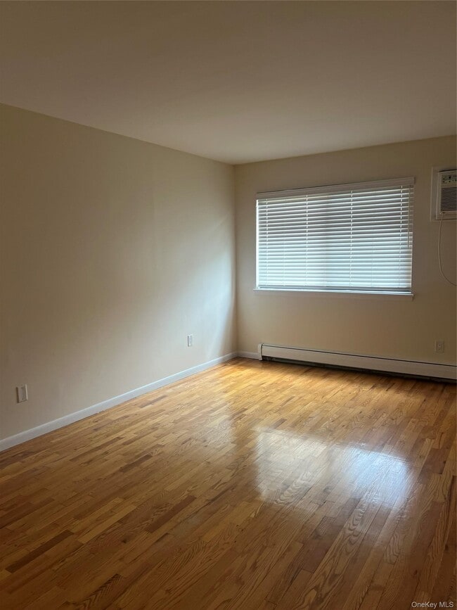 Building Photo - 10 Brevoort Dr