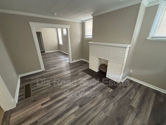 Building Photo - 536 Orient Ave