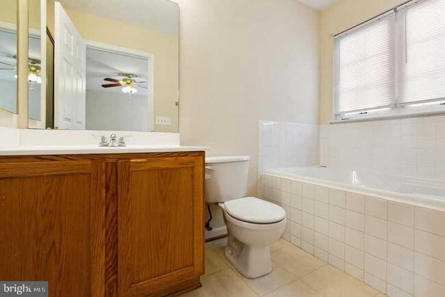 Building Photo - 1254 Corbett Pl