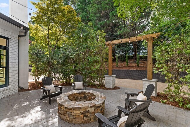 Building Photo - 1103 Centennial Dr