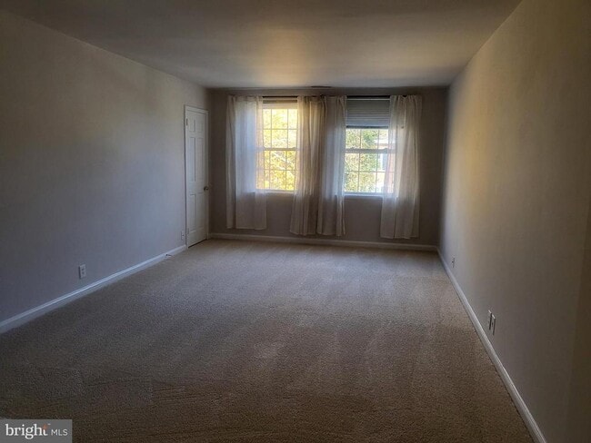 Building Photo - 3279 S Stafford St