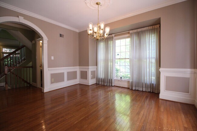 Building Photo - Brick-front Colonial
