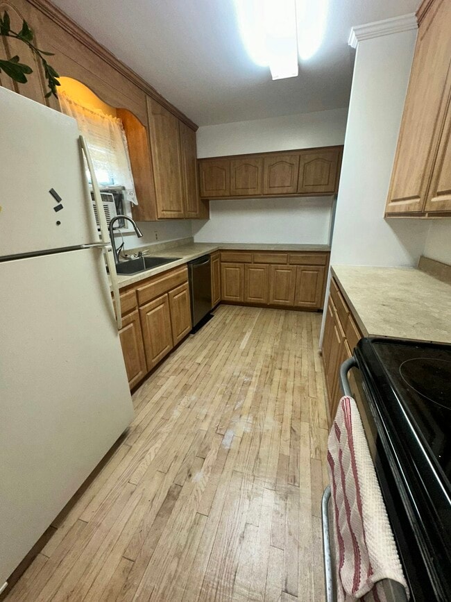 Building Photo - 99 S Lamar St