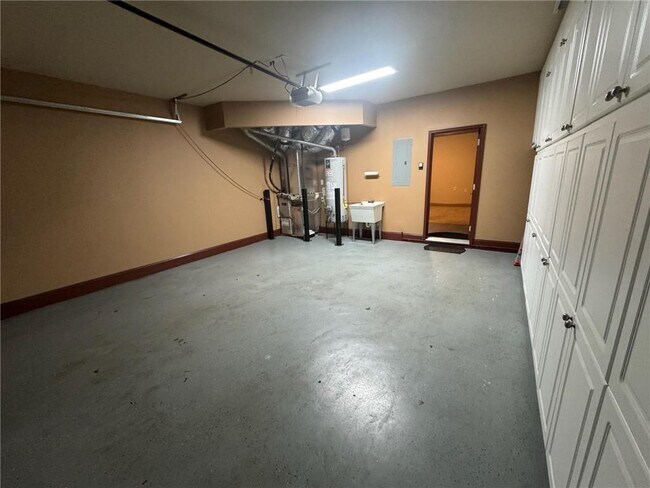 Building Photo - 1027 Pearl Point NE