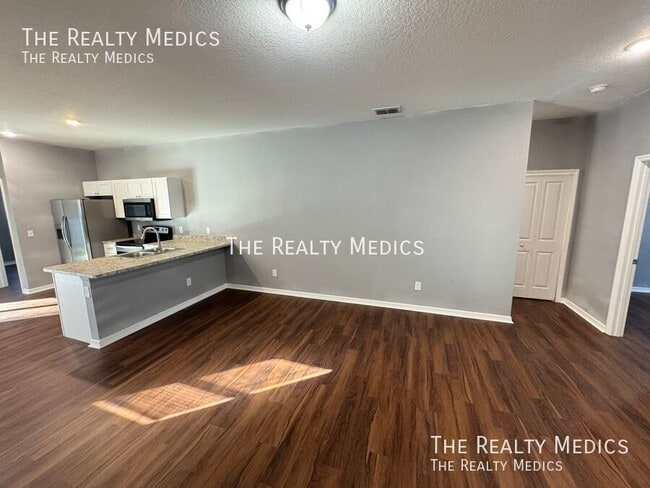 Building Photo - 1999 Marshall St