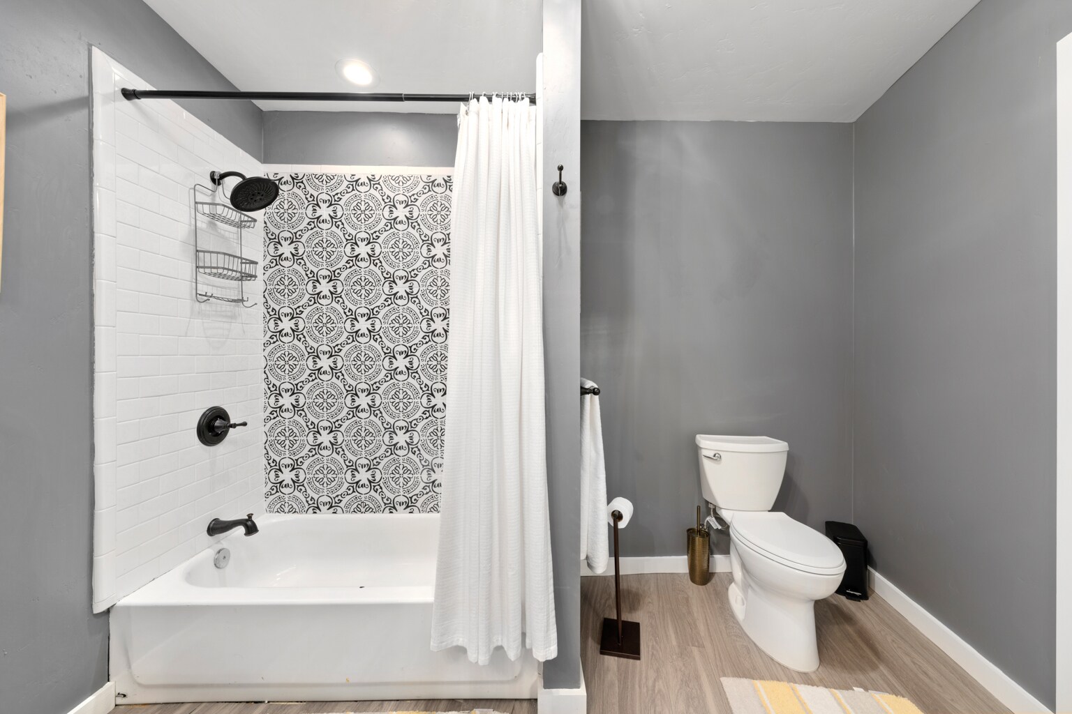 Building Photo - 3228 Broadway