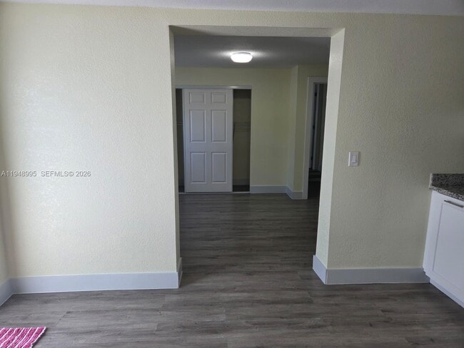 Building Photo - 367 W 33rd St